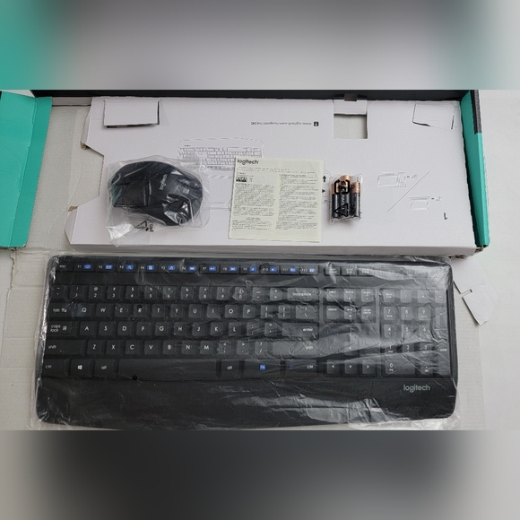 Logitech MK345 Wireless Keyboard & Mouse Combo - Picture 2 of 13